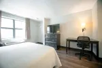 1 Bedroom Suite - 1 Queen Bed